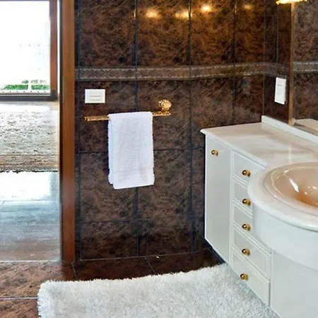 Moderna Casa De Lujo Con Piscina Cubierta Y Vista Al Mar 度假居 圣塞瓦斯蒂安