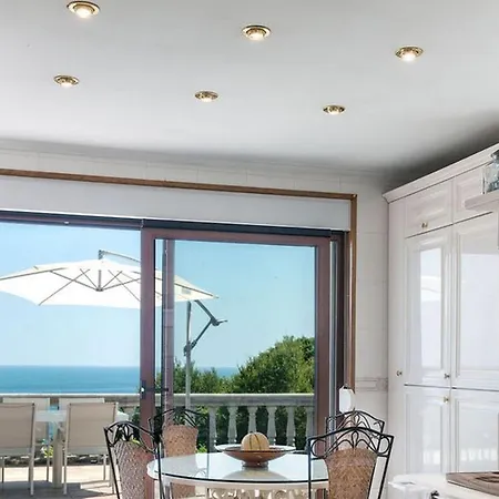 Dom wakacyjny Moderna Casa De Lujo Con Piscina Cubierta Y Vista Al Mar San Sebastián